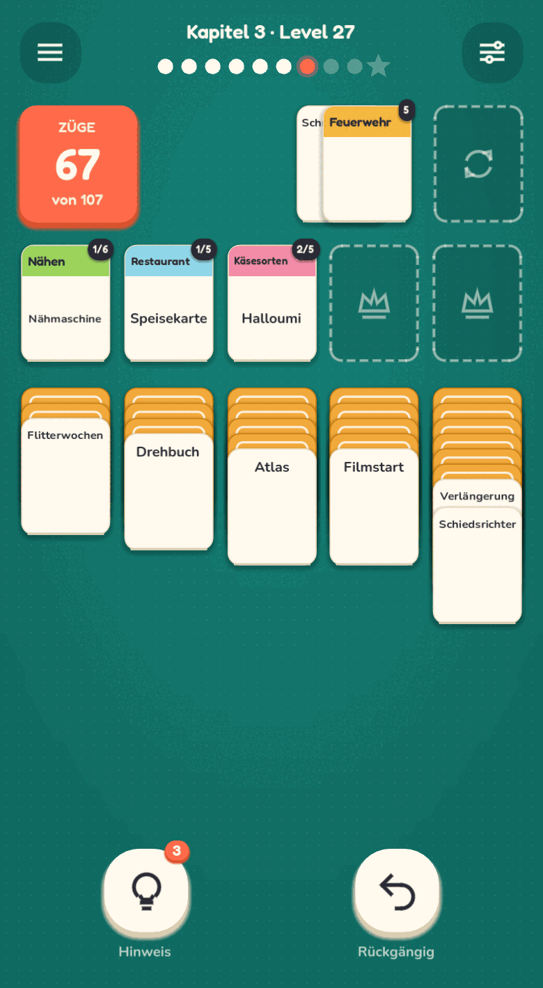 The Solibrain board: move counter, discard pile and stock at the top, below them three occupied foundation slots for the categories sewing, restaurant and cheeses, and under those five columns of word cards.